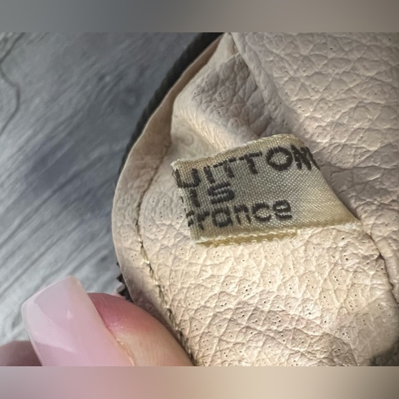 Louis Vuitton Monogram Trousse Toilette 28 Cosmetic Pouch - Picture 16 of 17